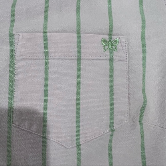 Women’s Buttons Down Short Sleeve Shirt - Large - Picture 10 of 11